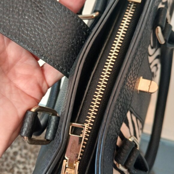 LA Marey Zebra Tote - Picture 4 of 11